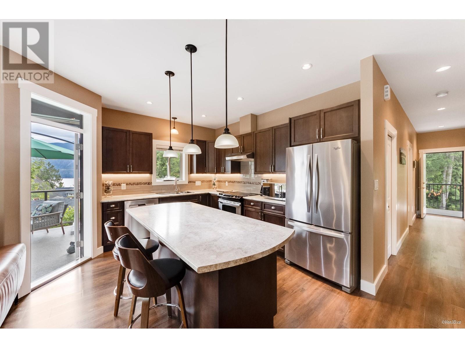 746 Upper Crescent, Squamish, British Columbia  V8E 0V7 - Photo 12 - R3009069