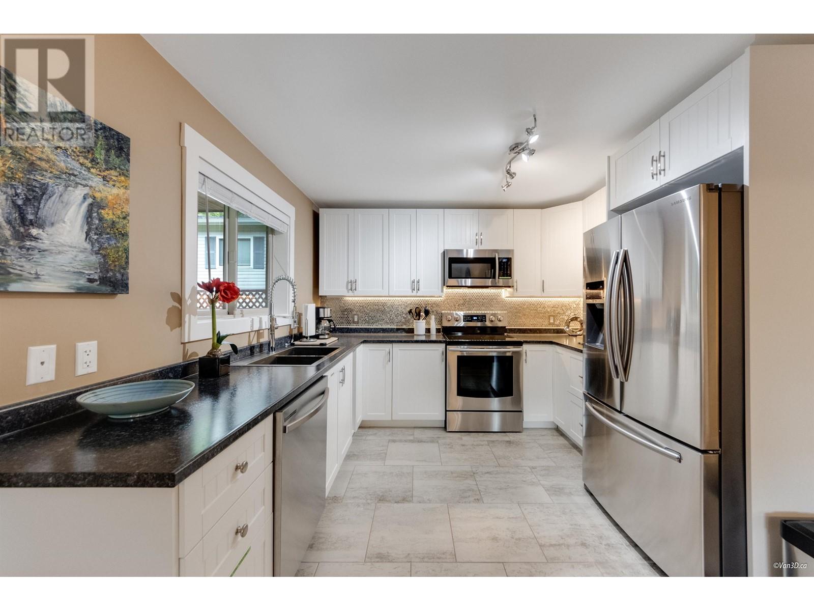 746 Upper Crescent, Squamish, British Columbia  V8E 0V7 - Photo 32 - R3009069