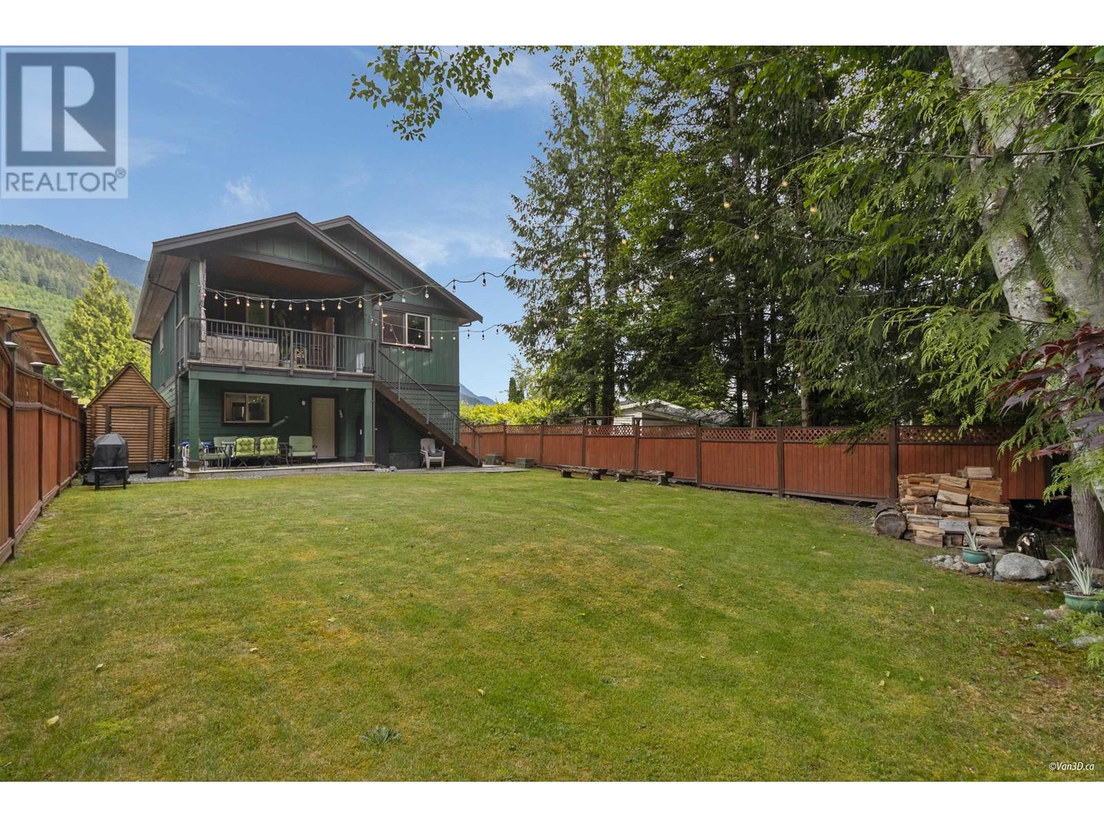 746 Upper Crescent, Squamish, British Columbia  V8E 0V7 - Photo 6 - R3009069