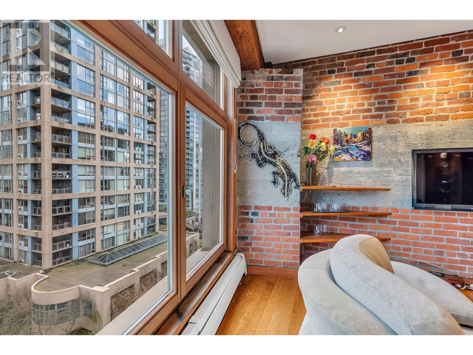 Listing Picture 13 of 37 : 804 518 BEATTY STREET, Vancouver / 溫哥華 - 魯藝地產 Yvonne Lu Group - MLS Medallion Club Member