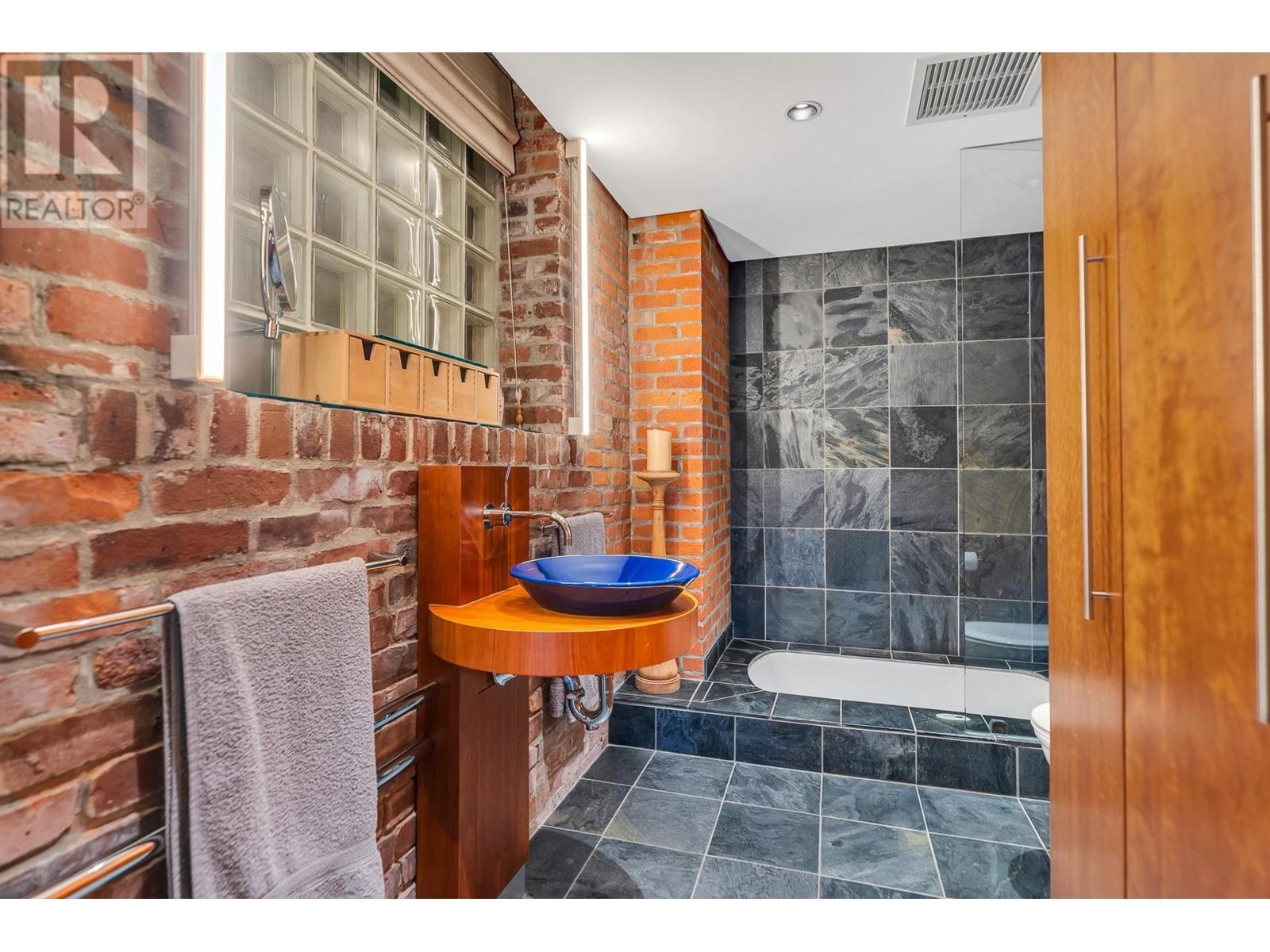 Listing Picture 20 of 37 : 804 518 BEATTY STREET, Vancouver / 溫哥華 - 魯藝地產 Yvonne Lu Group - MLS Medallion Club Member