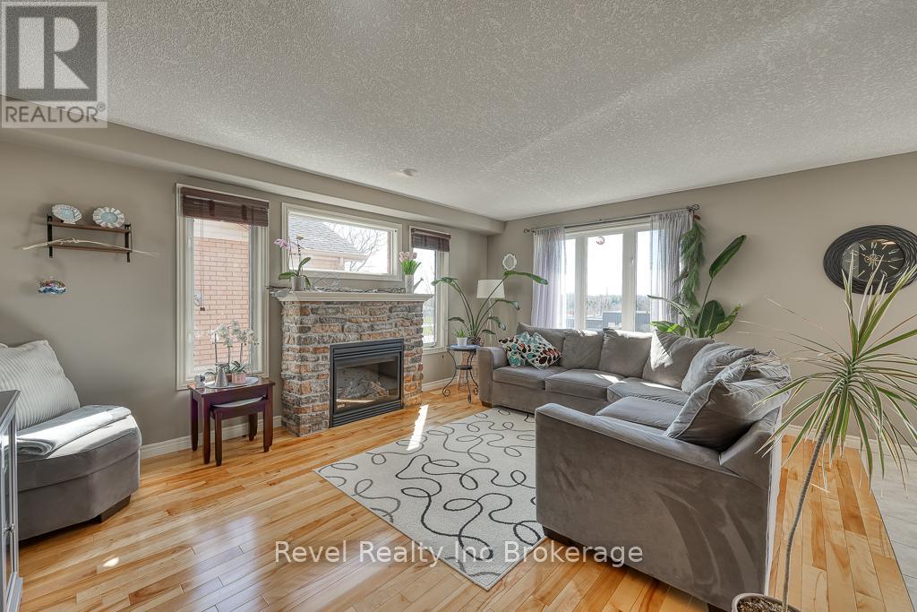 7 Woodhatch Crescent, Ingersoll, Ontario  N5C 0A2 - Photo 17 - X12197011