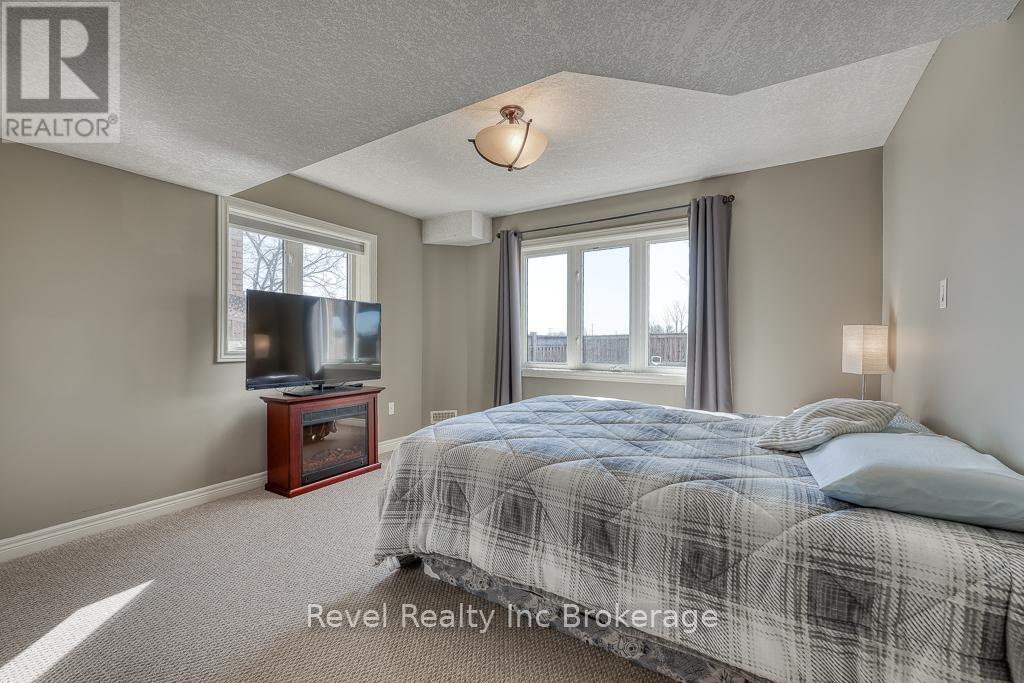 7 Woodhatch Crescent, Ingersoll, Ontario  N5C 0A2 - Photo 31 - X12197011