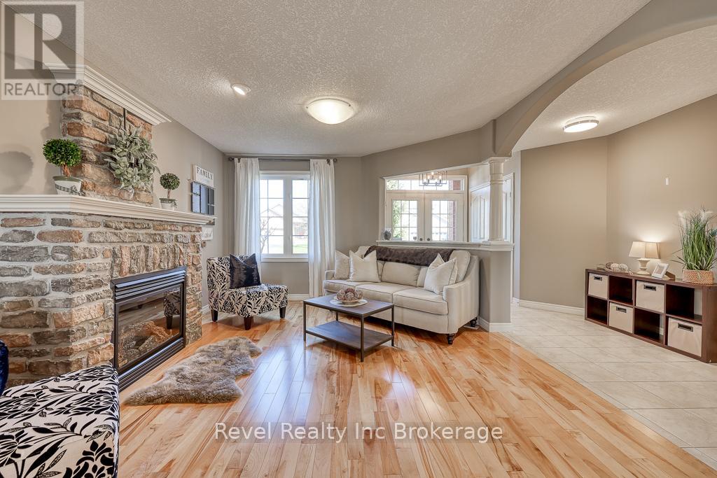 7 Woodhatch Crescent, Ingersoll, Ontario  N5C 0A2 - Photo 8 - X12197011