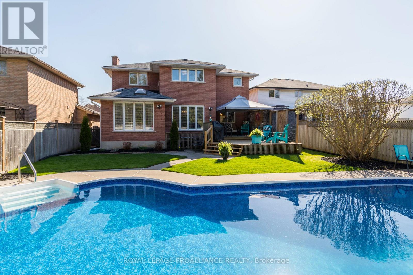 Property at 4 QUEENSBORO COURT image 3
