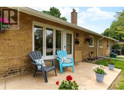 68 COTTONWOOD DRIVE, Toronto, Ontario