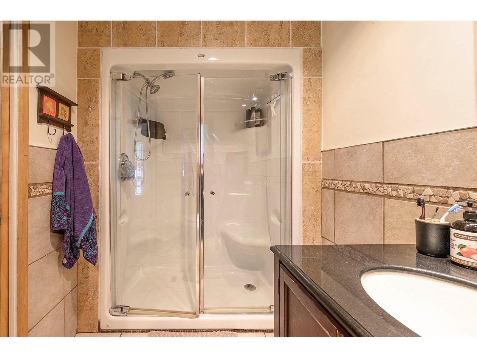 3215 Yellowhead Highway, Barriere, British Columbia  V0E 2E0 - Photo 31 - 10342580