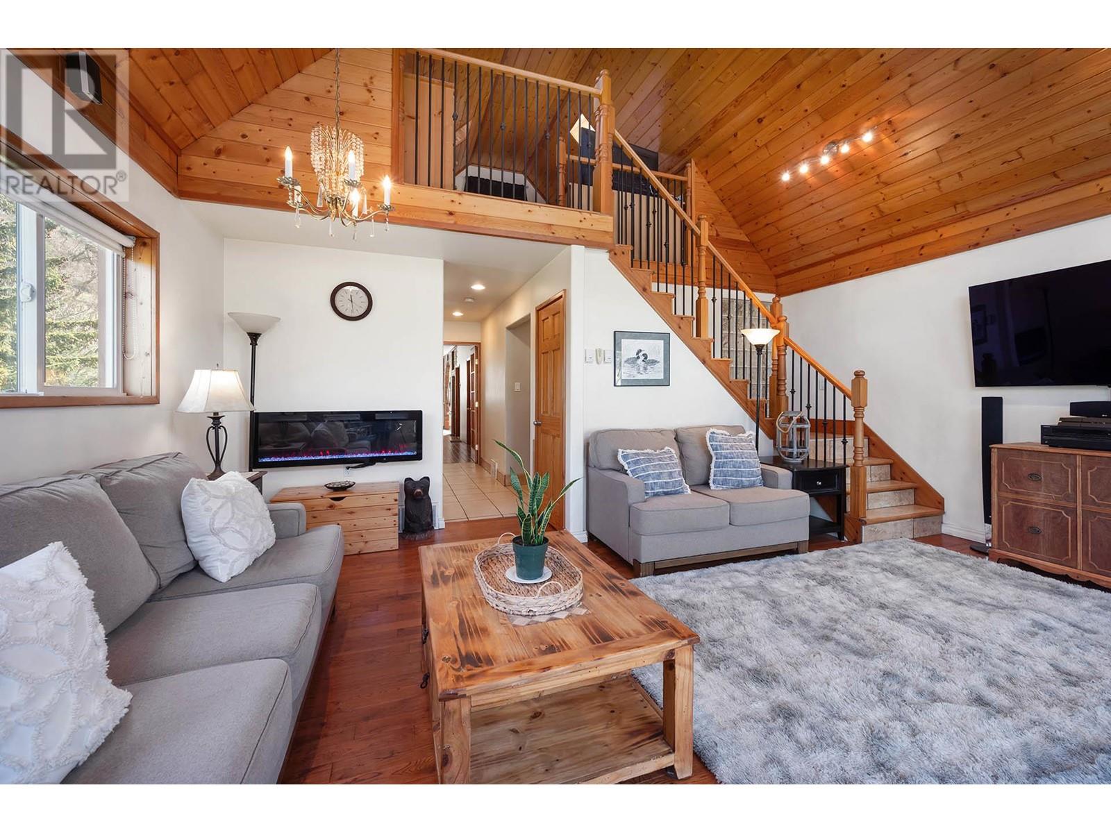 3215 Yellowhead Highway, Barriere, British Columbia  V0E 2E0 - Photo 7 - 10342580