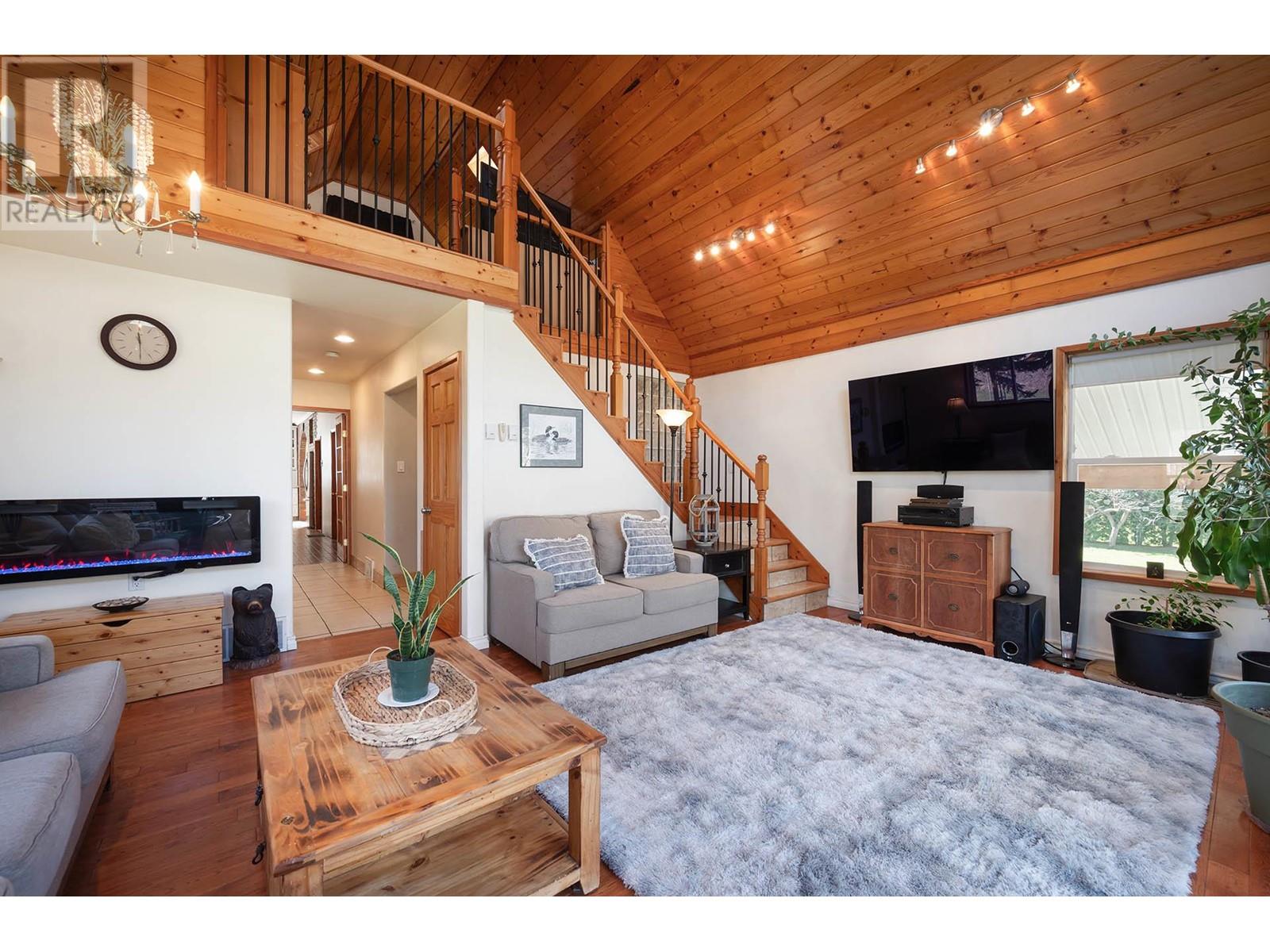3215 Yellowhead Highway, Barriere, British Columbia  V0E 2E0 - Photo 8 - 10342580