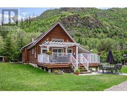 3215 YELLOWHEAD Highway Barriere