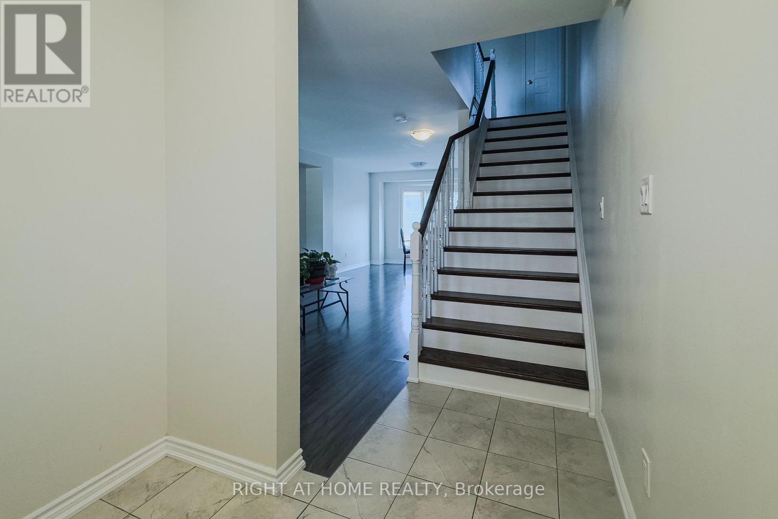 68 Trevino Circle, Barrie, Ontario  L4M 6T9 - Photo 10 - S12197018