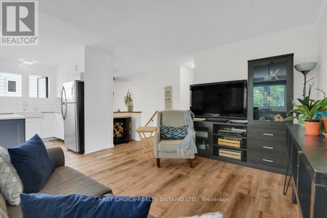 44 Oberon Street, Ottawa, Ontario  K2H 7X8 - Photo 10 - X12090572