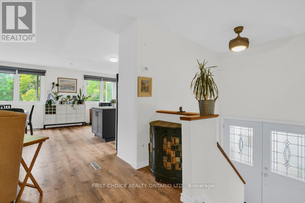 44 Oberon Street, Ottawa, Ontario  K2H 7X8 - Photo 7 - X12090572
