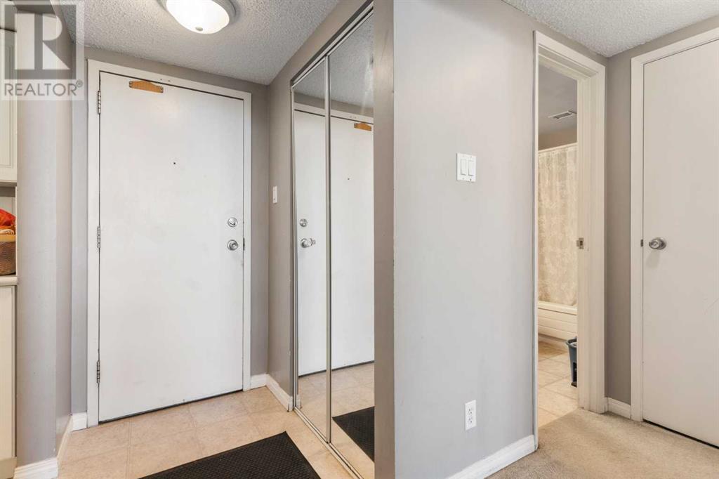 Property at 303, 30 Mchugh Court NE image 3