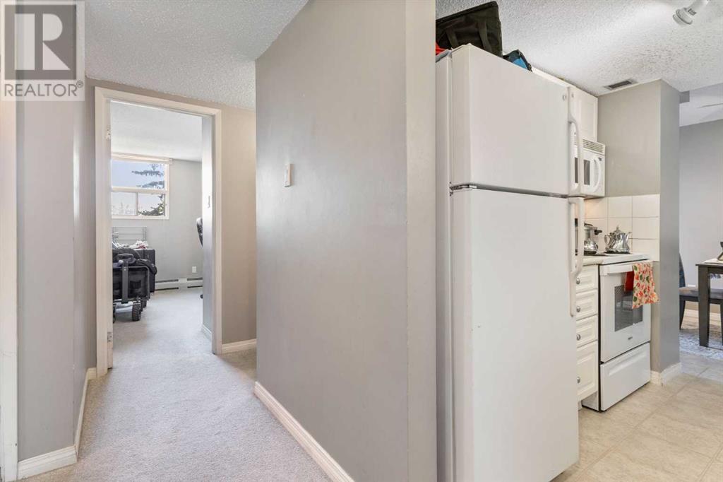Property at 303, 30 Mchugh Court NE image 4