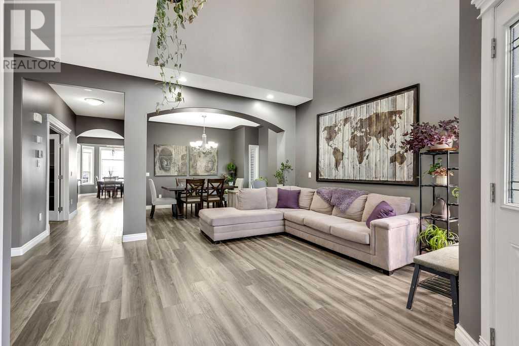 Property at 62 Kinlea Court NW image 3