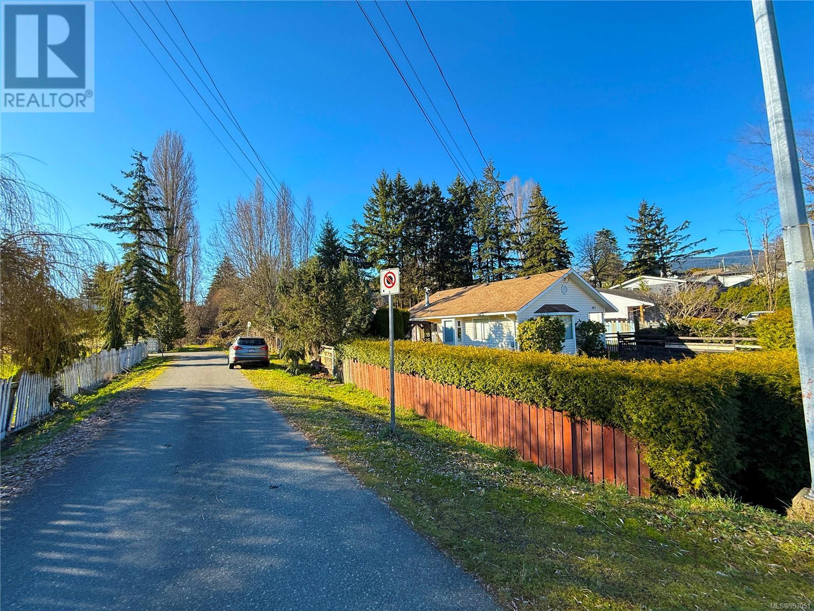 Property at 421 Third St image 3