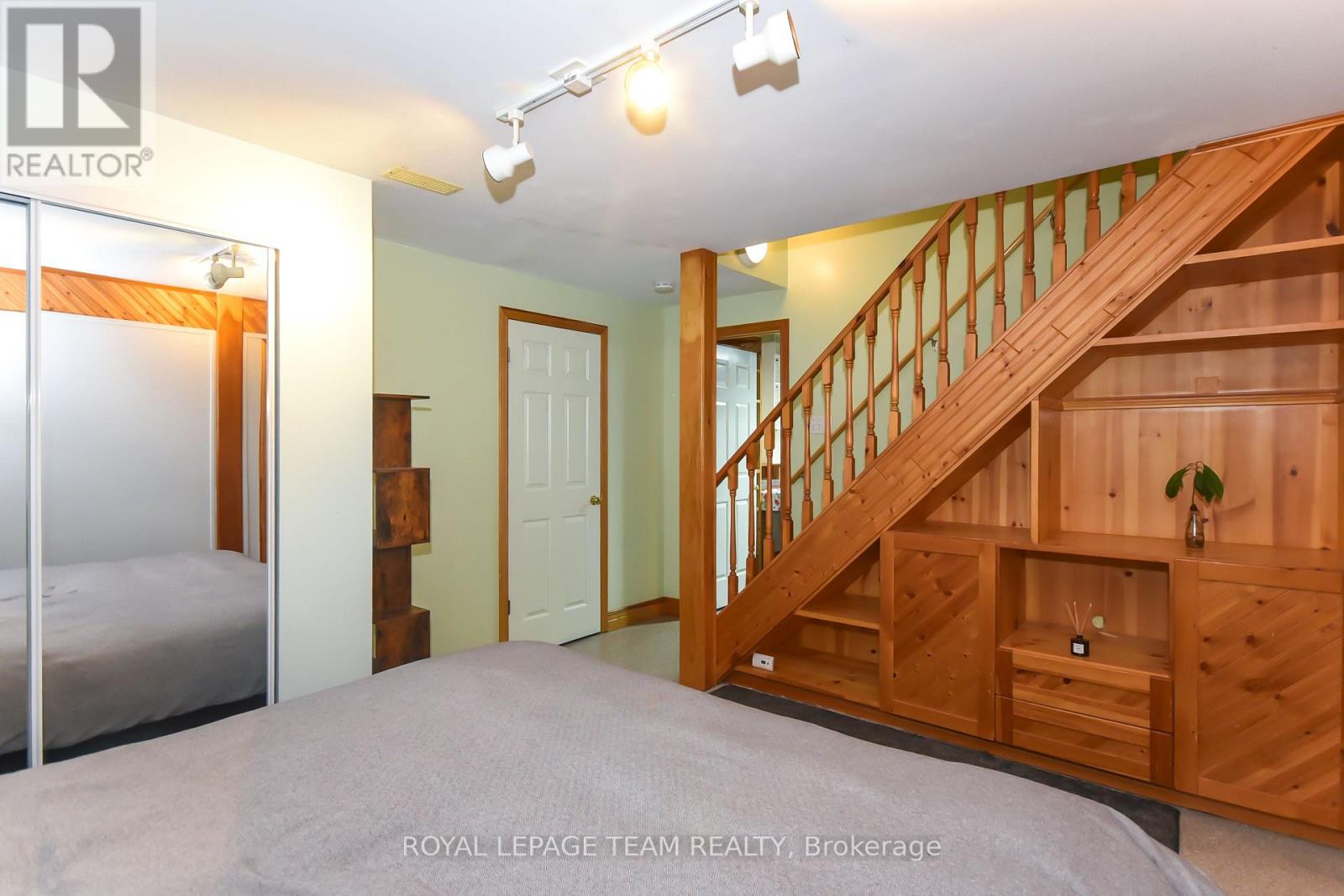 1613 Digby Street, Ottawa, Ontario  K1G 0P5 - Photo 37 - X12197062
