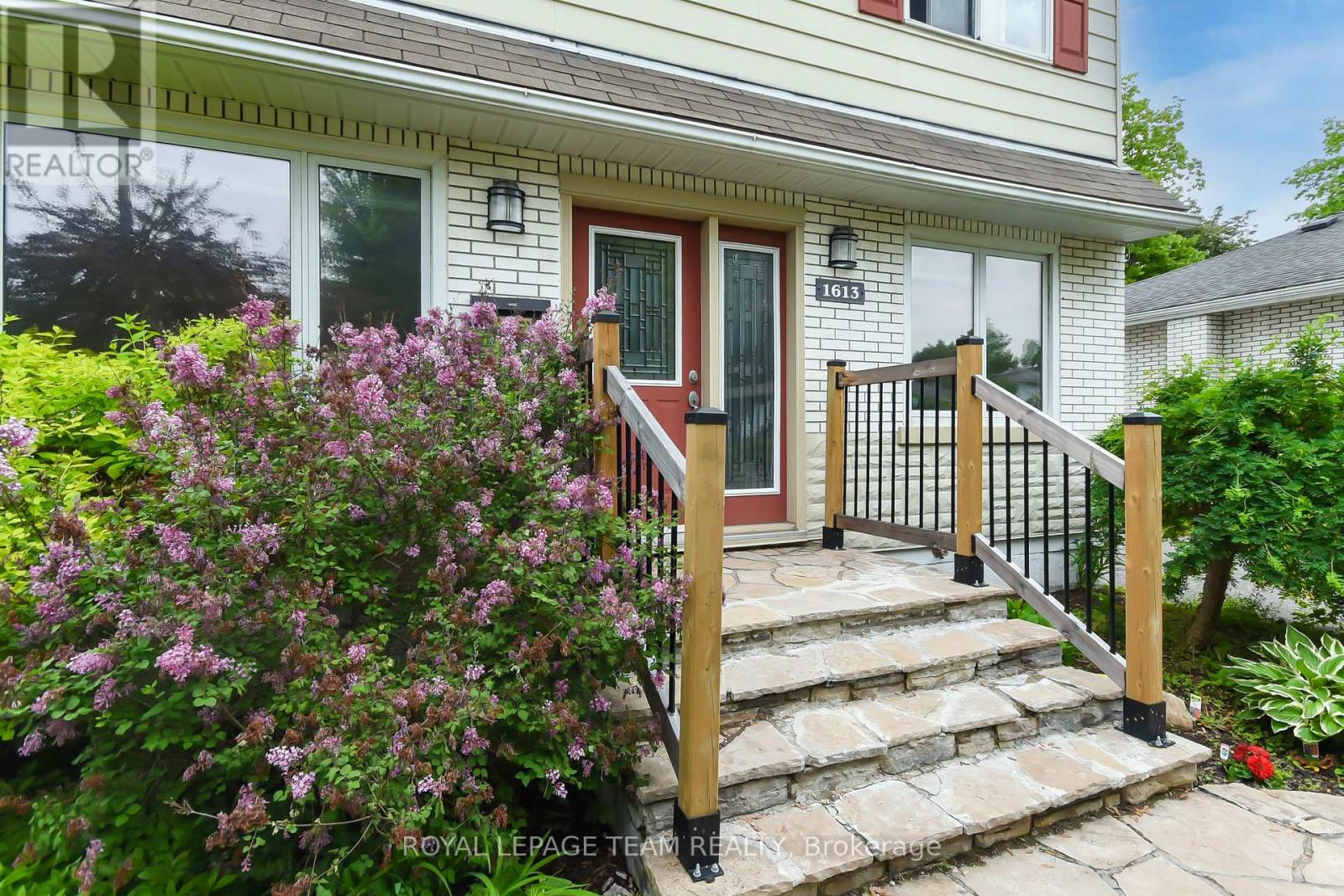 1613 Digby Street, Ottawa, Ontario  K1G 0P5 - Photo 4 - X12197062