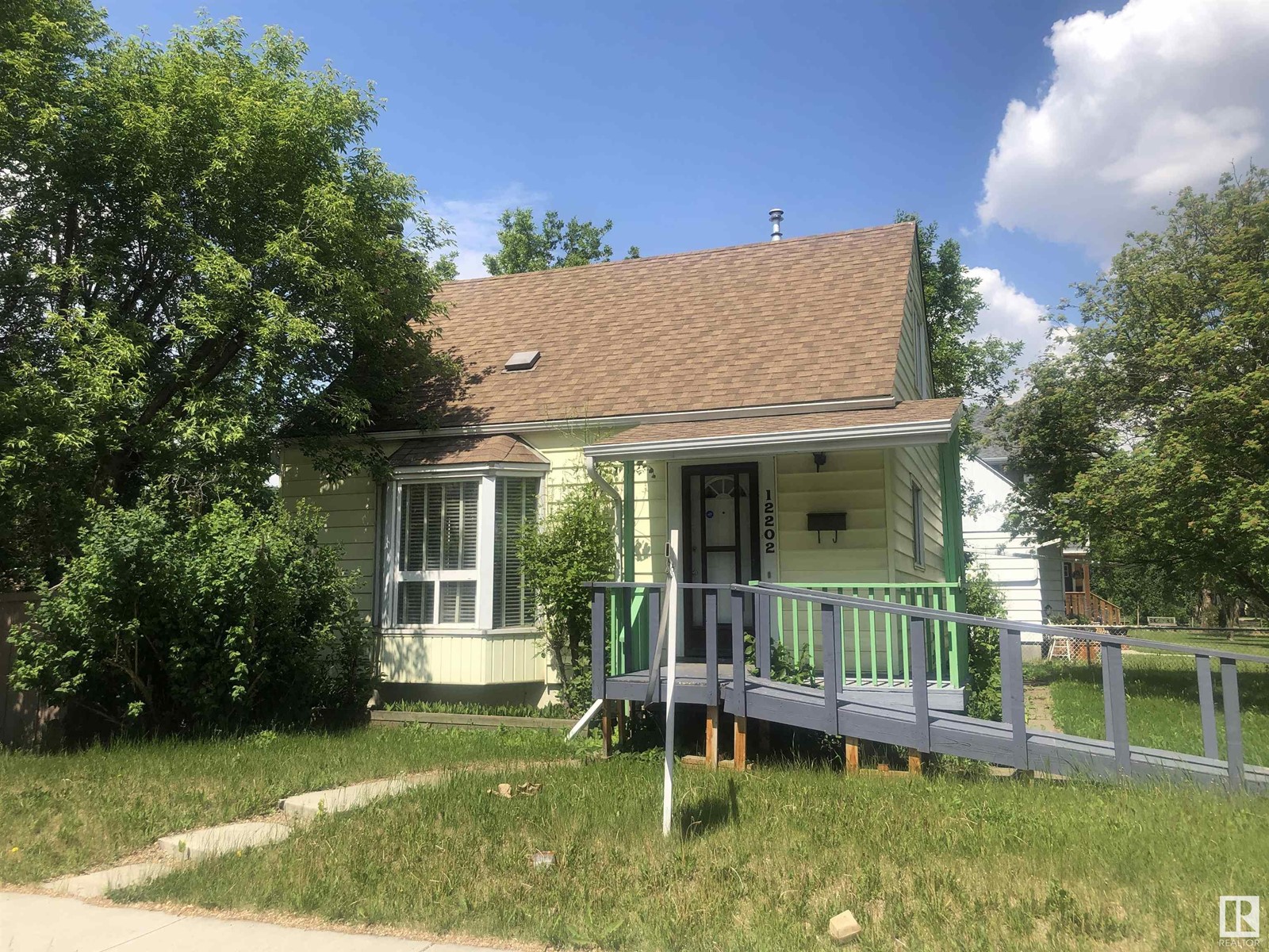 12202 105 St Nw, Edmonton, Alberta  T5G 2N8 - Photo 1 - E4440122
