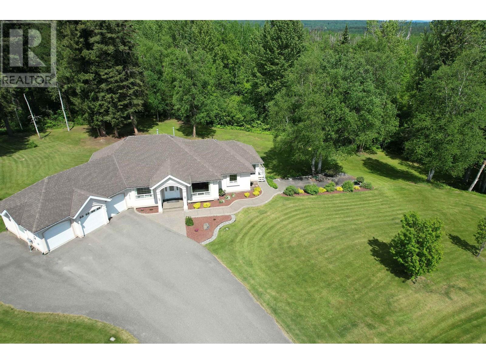 2016 Gamache Road, Quesnel, British Columbia  V2J 7A8 - Photo 2 - R3011480