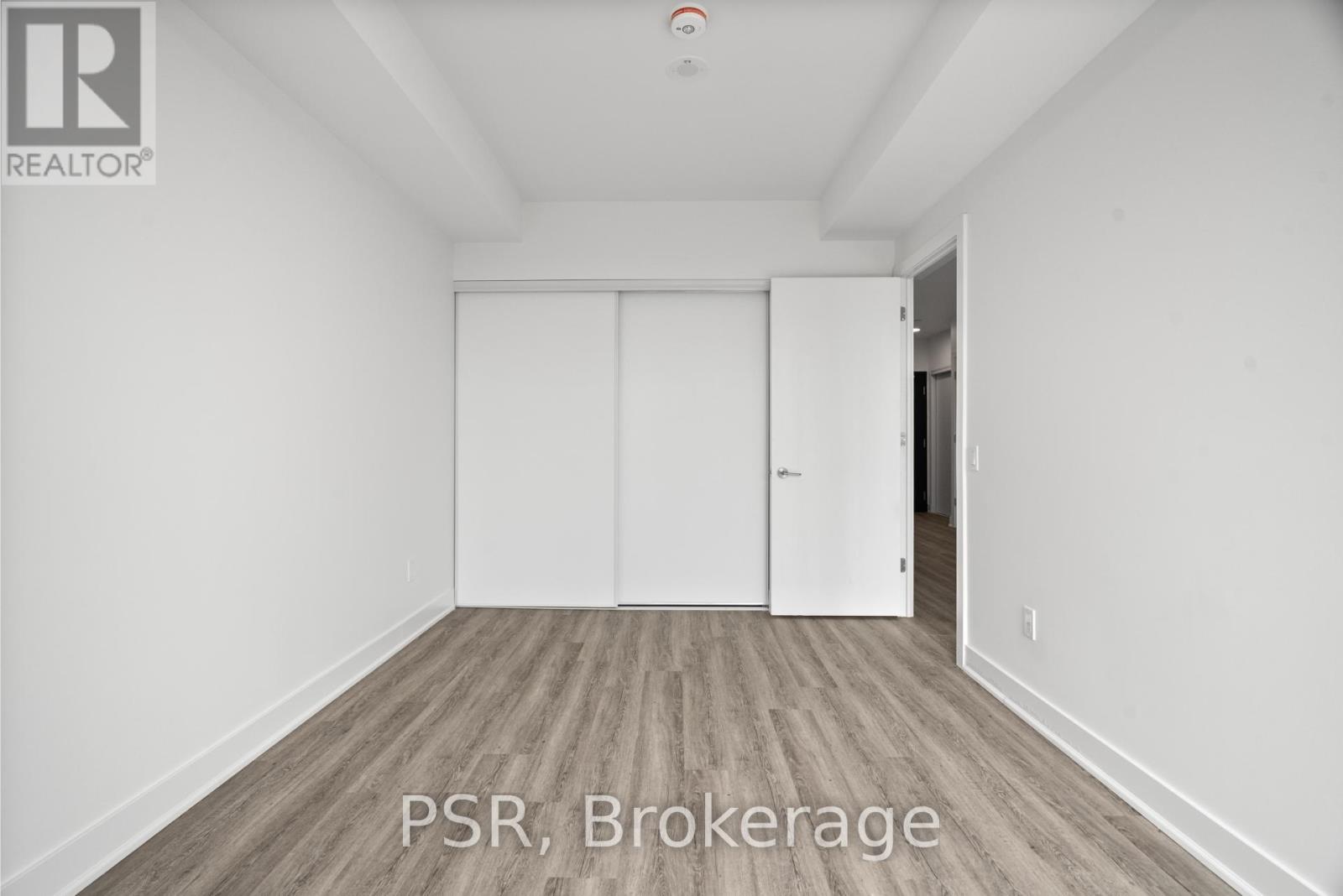 1002 - 200 Deerfield Road, Newmarket, Ontario  L3Y 0G8 - Photo 9 - N12197064