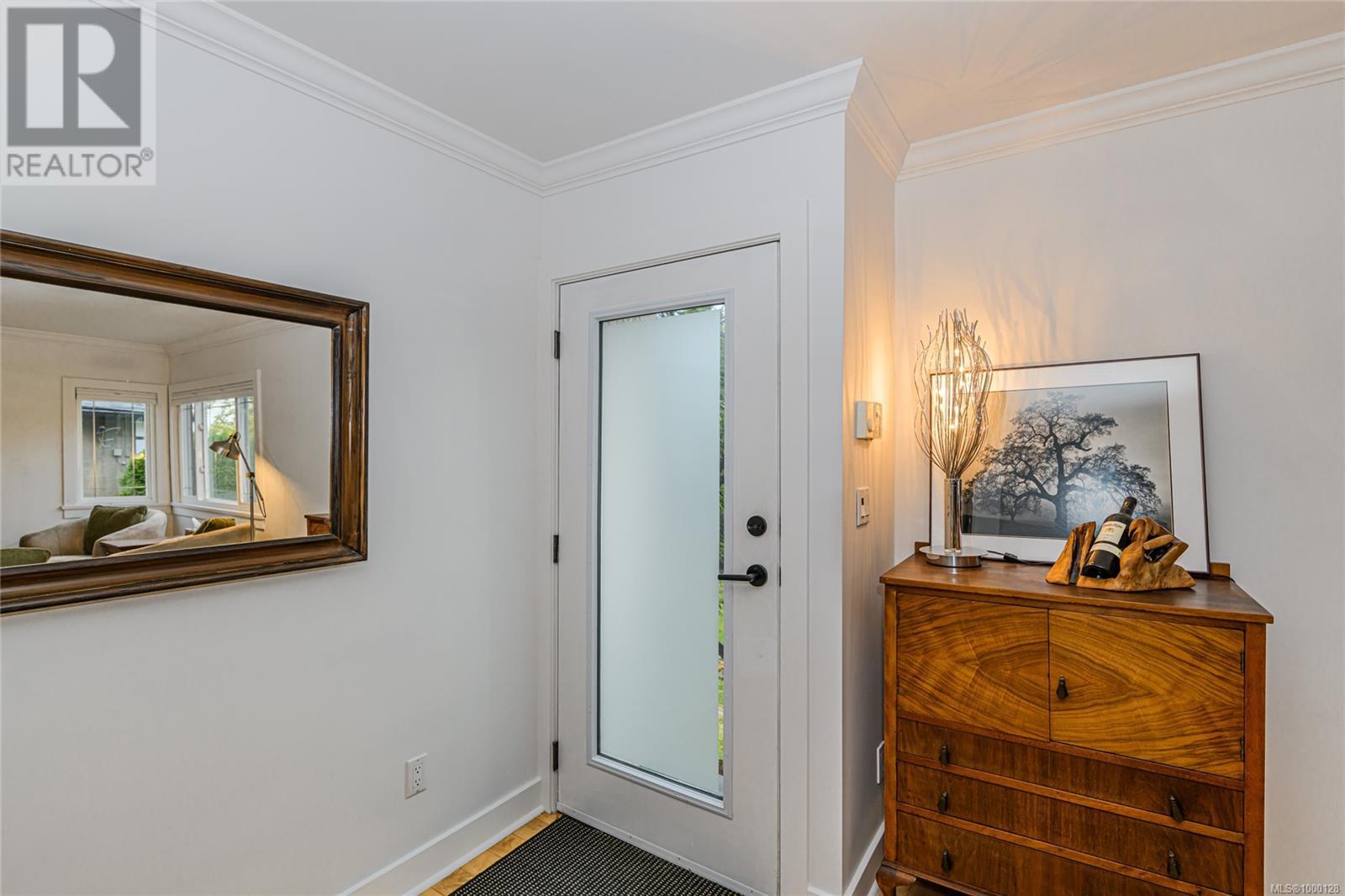 Property at 870 Pendene Pl image 5