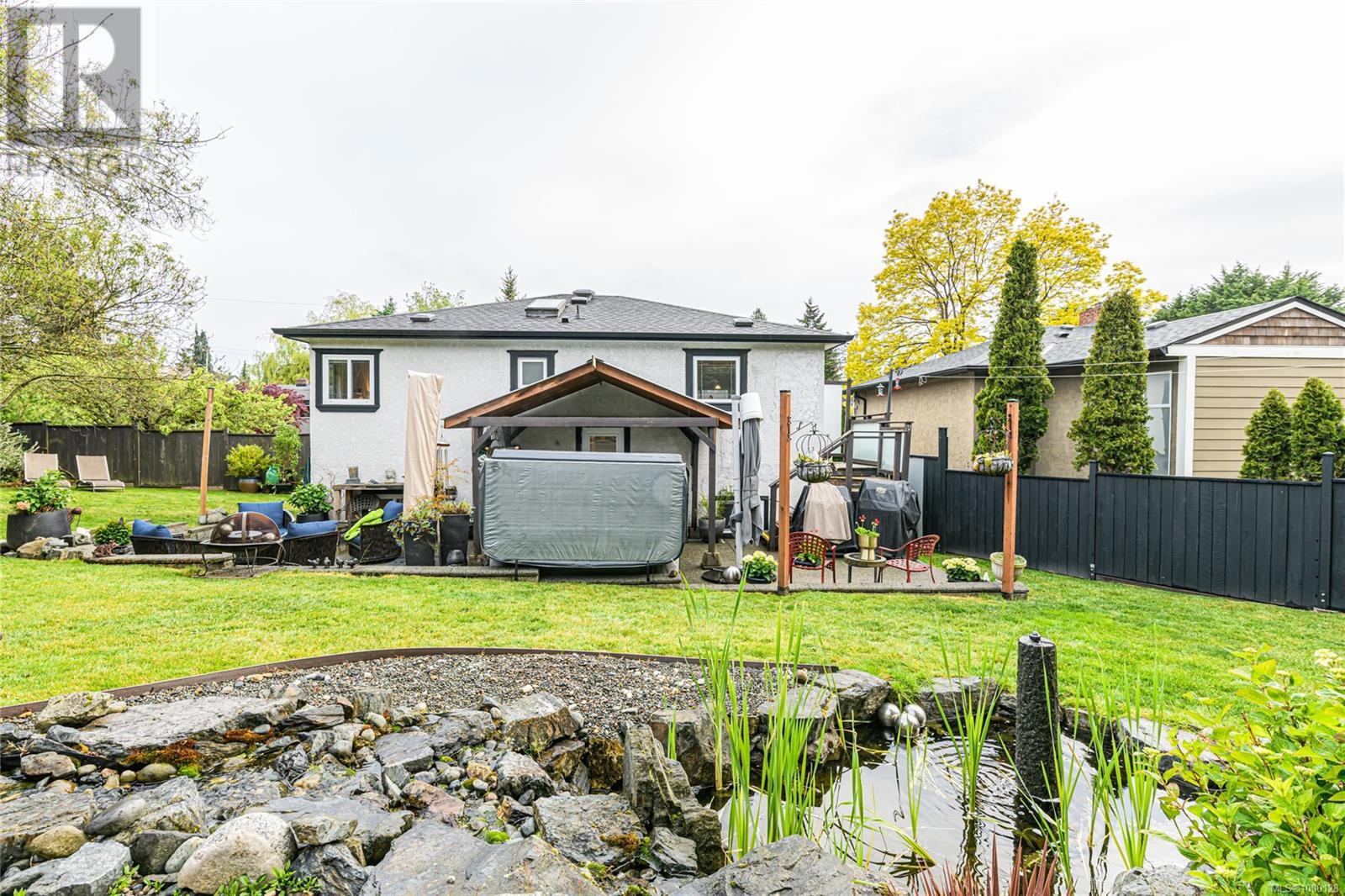 Property at 870 Pendene Pl image 2