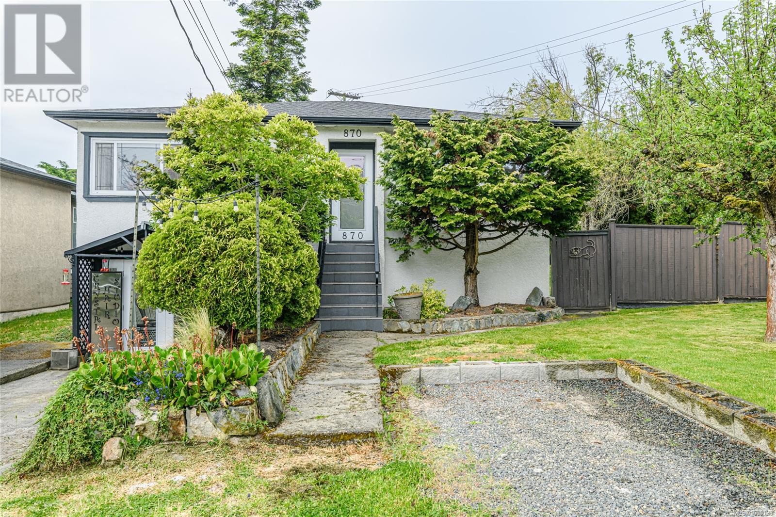 Property at 870 Pendene Pl image 3