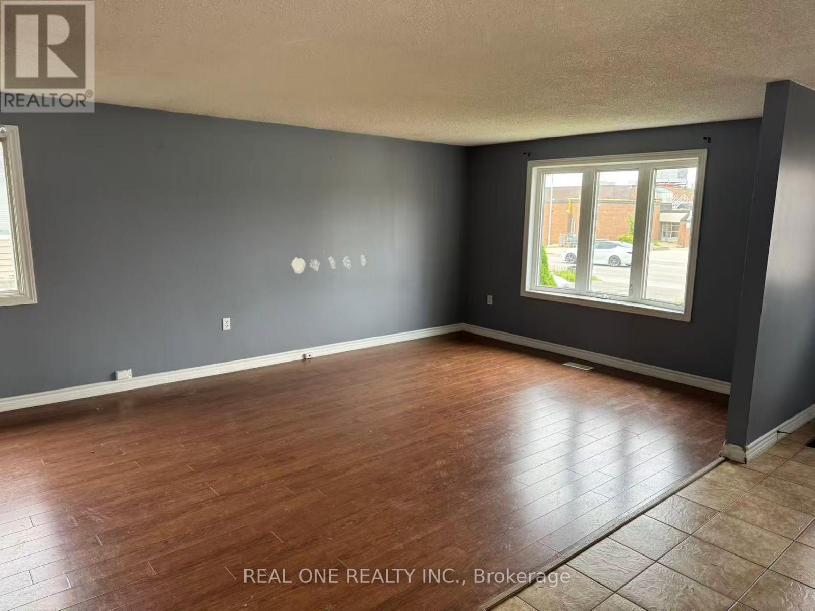 Upper - 420 Grove Street E, Barrie, Ontario  L4M 5R9 - Photo 5 - S12197045
