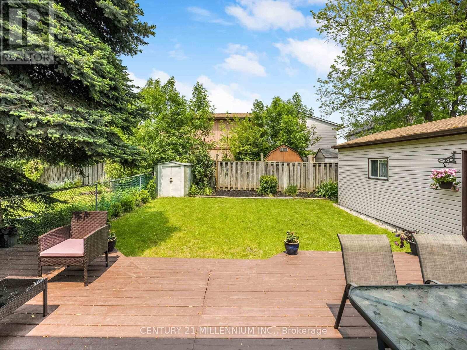 18 Greenhills Square, Brampton, Ontario  L6S 2J4 - Photo 36 - W12197034
