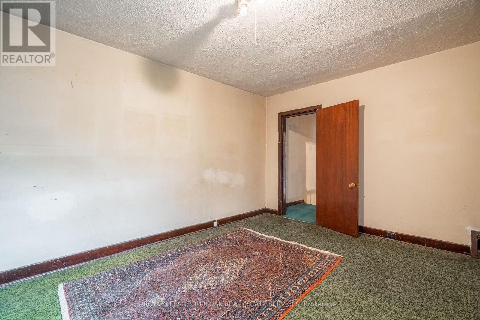 18 Scarlett Road, Toronto, Ontario  M6N 4K1 - Photo 15 - W12197069