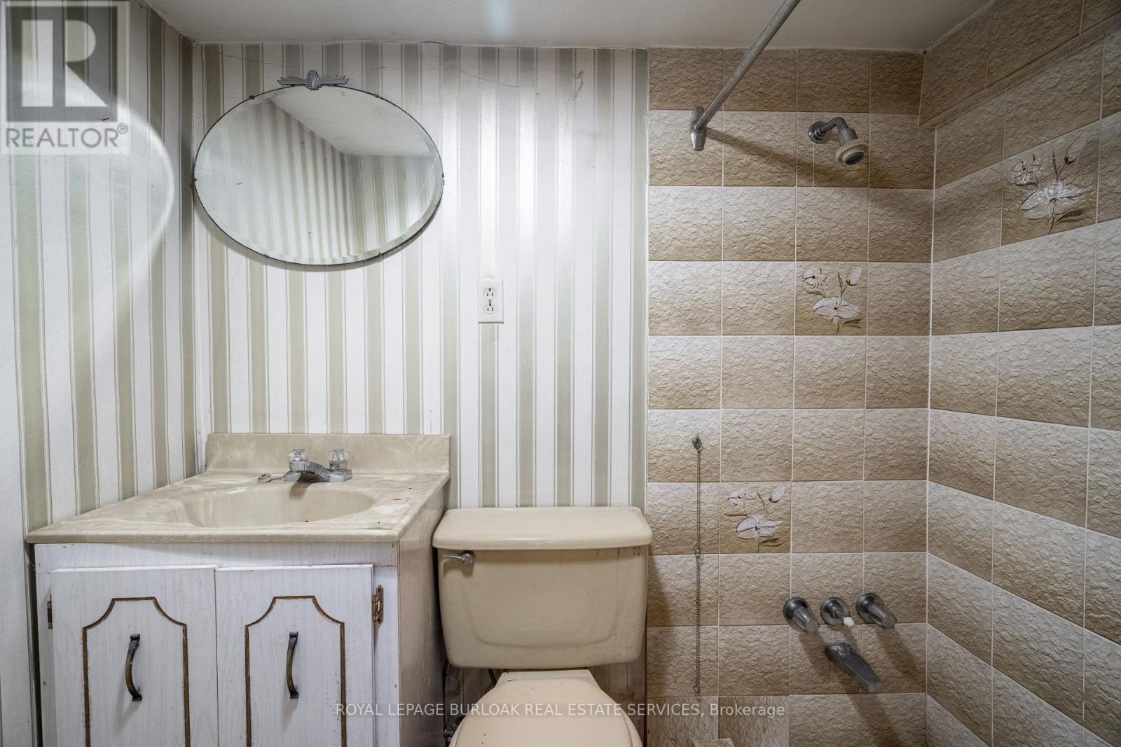 18 Scarlett Road, Toronto, Ontario  M6N 4K1 - Photo 18 - W12197069