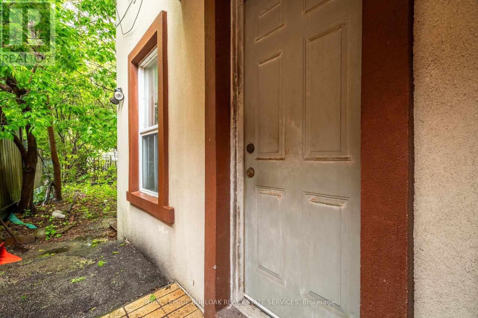 18 Scarlett Road, Toronto, Ontario  M6N 4K1 - Photo 19 - W12197069