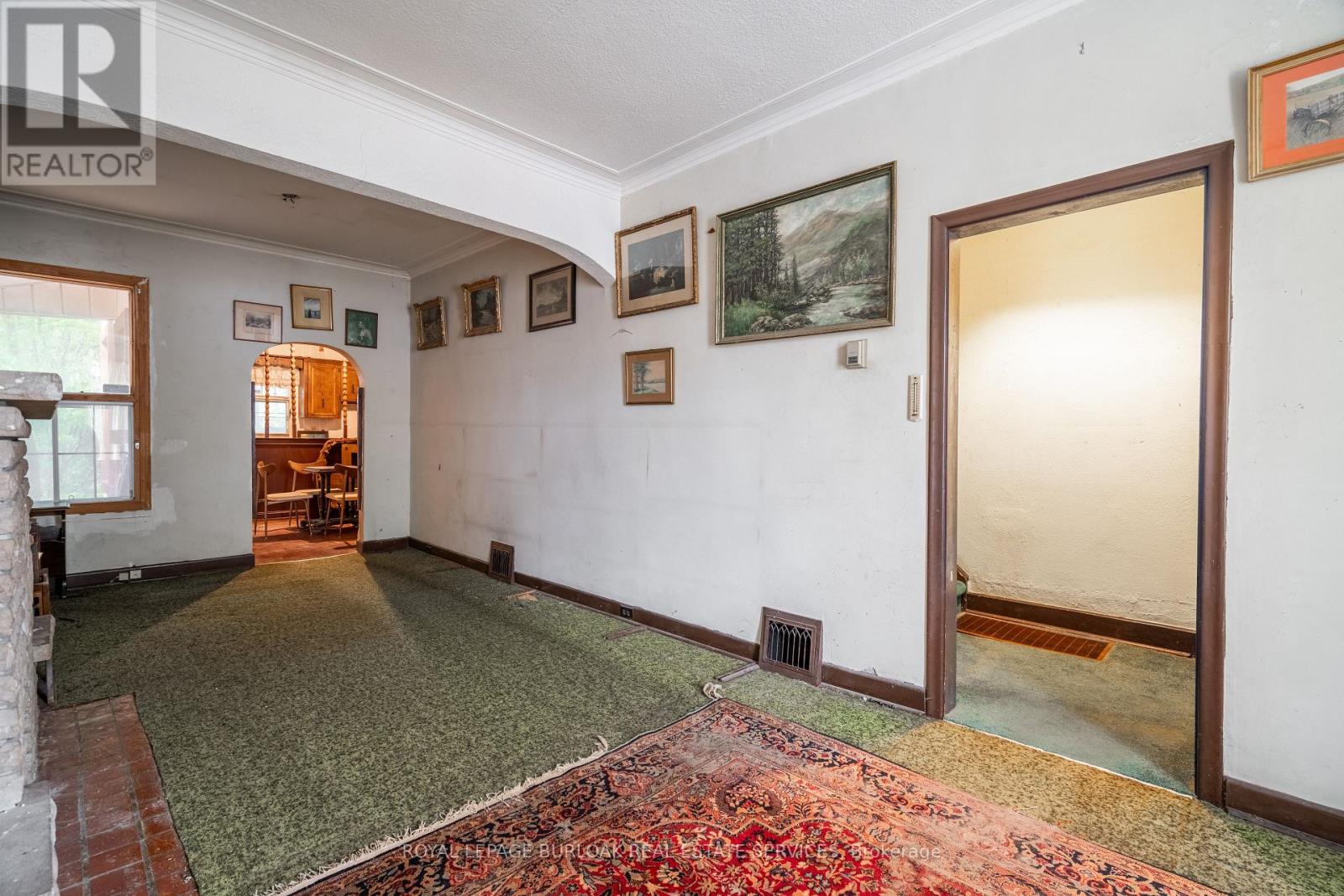 18 Scarlett Road, Toronto, Ontario  M6N 4K1 - Photo 5 - W12197069