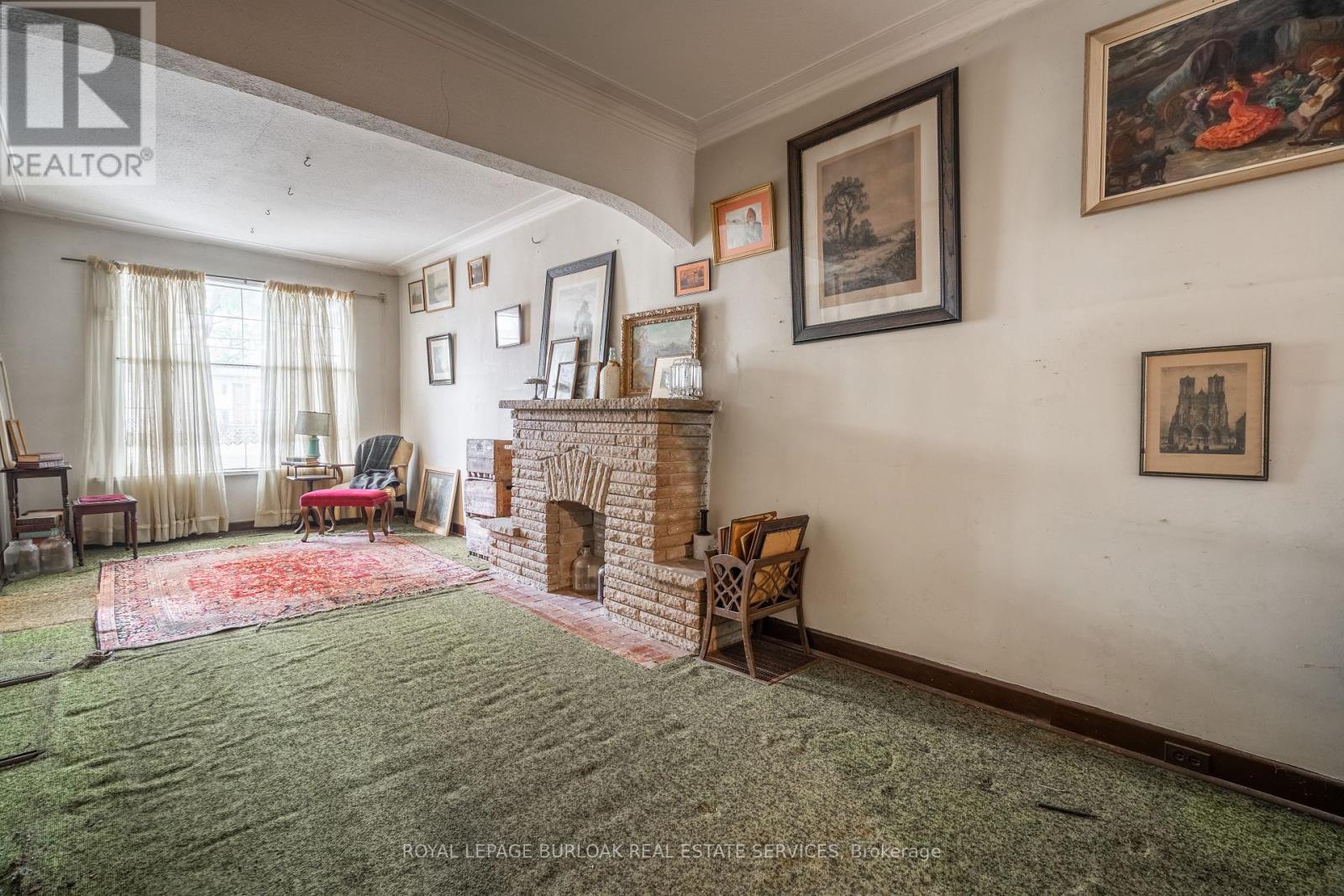 18 Scarlett Road, Toronto, Ontario  M6N 4K1 - Photo 6 - W12197069