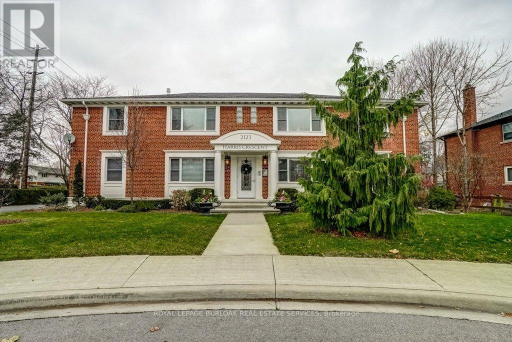 2 - 2123 HARRIS CRESCENT, Burlington, Ontario