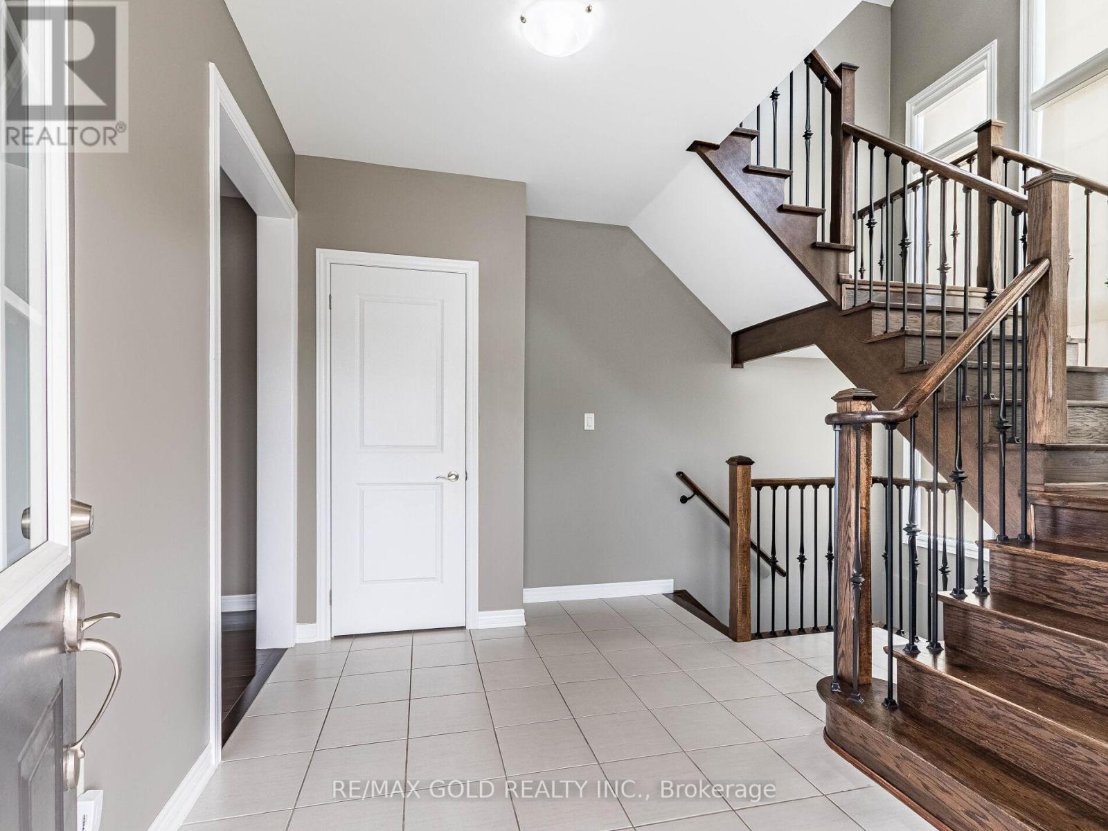 359 Robert Parkinson Drive, Brampton, Ontario  L7A 4C9 - Photo 7 - W12197080