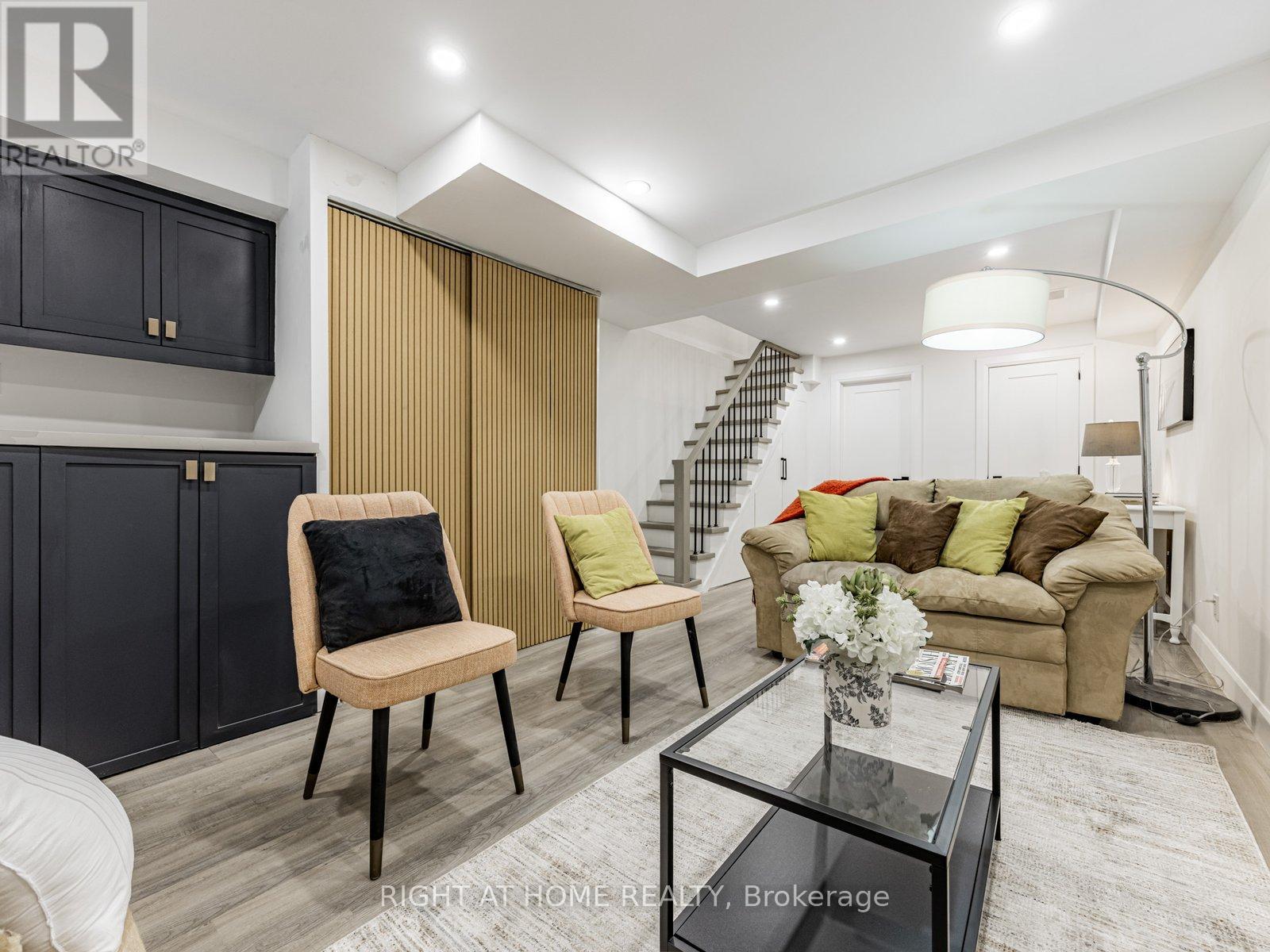 204 Clendenan Avenue, Toronto, Ontario  M6P 2X2 - Photo 24 - W12197085