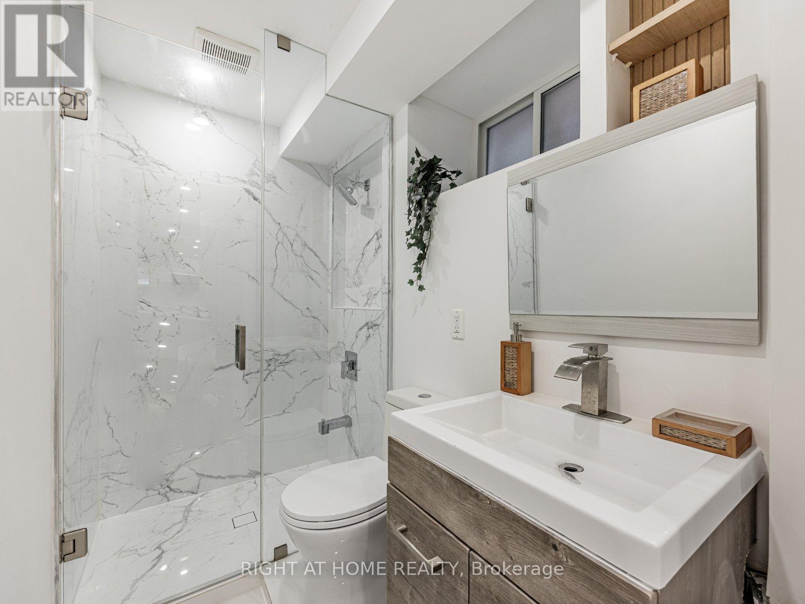 204 Clendenan Avenue, Toronto, Ontario  M6P 2X2 - Photo 26 - W12197085