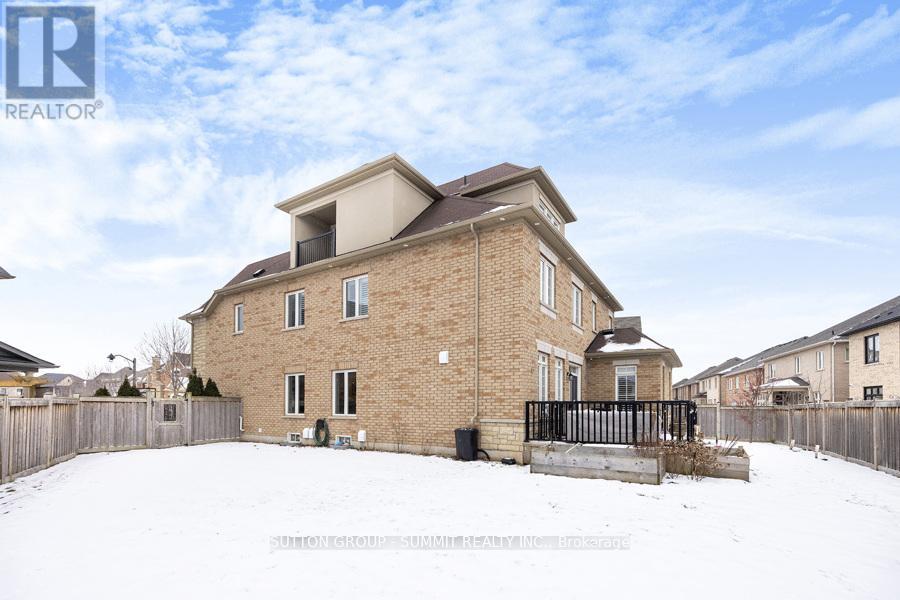 135 Hoey Crescent, Oakville, Ontario  L6M 0X1 - Photo 45 - W12197090