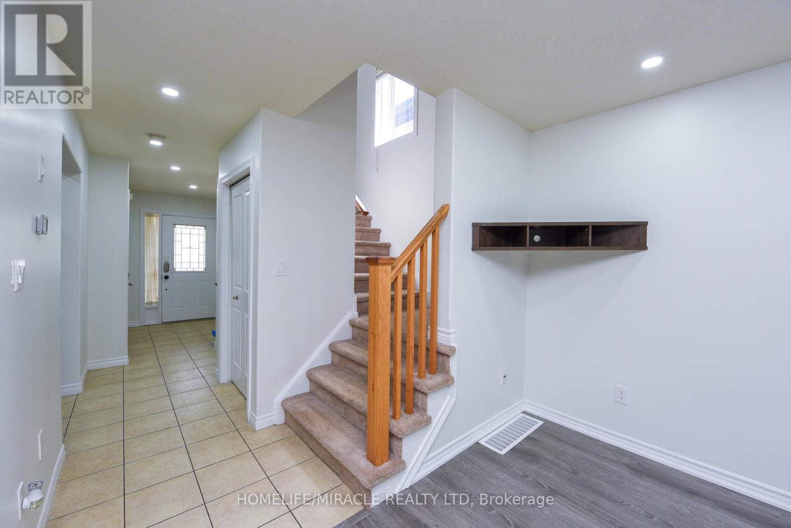 32 Vipond Street, Guelph, Ontario  N1E 0H3 - Photo 11 - X12197095