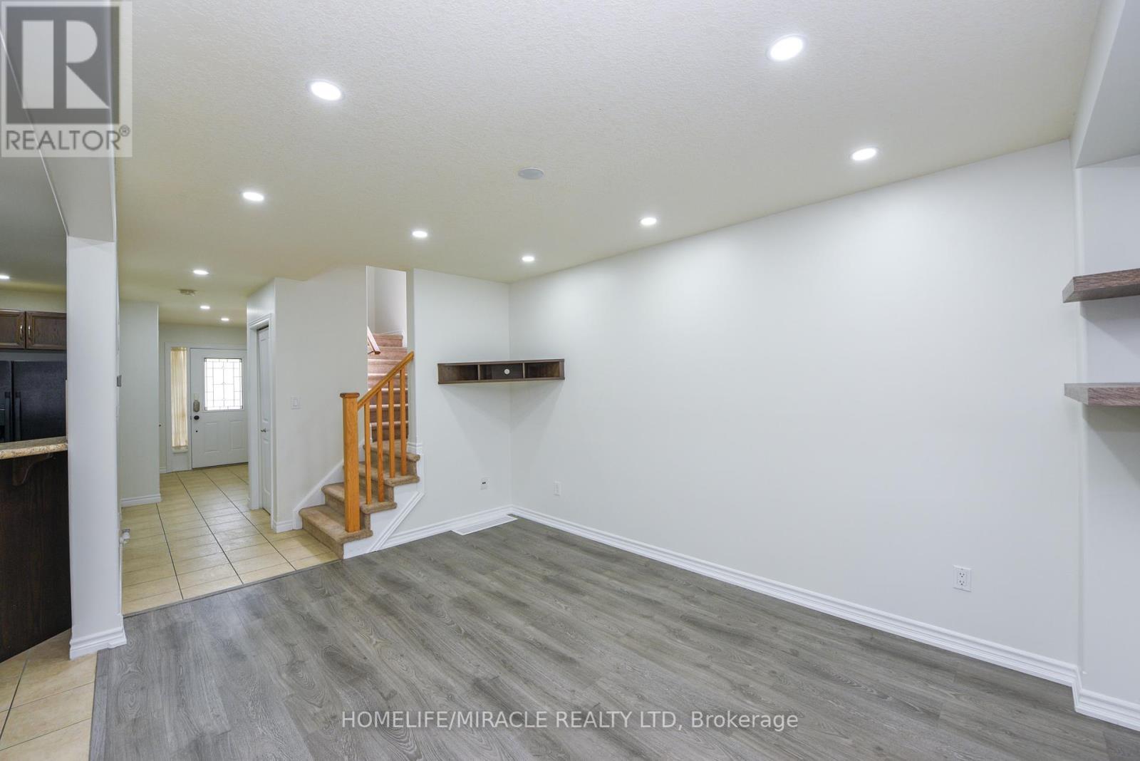 32 Vipond Street, Guelph, Ontario  N1E 0H3 - Photo 12 - X12197095