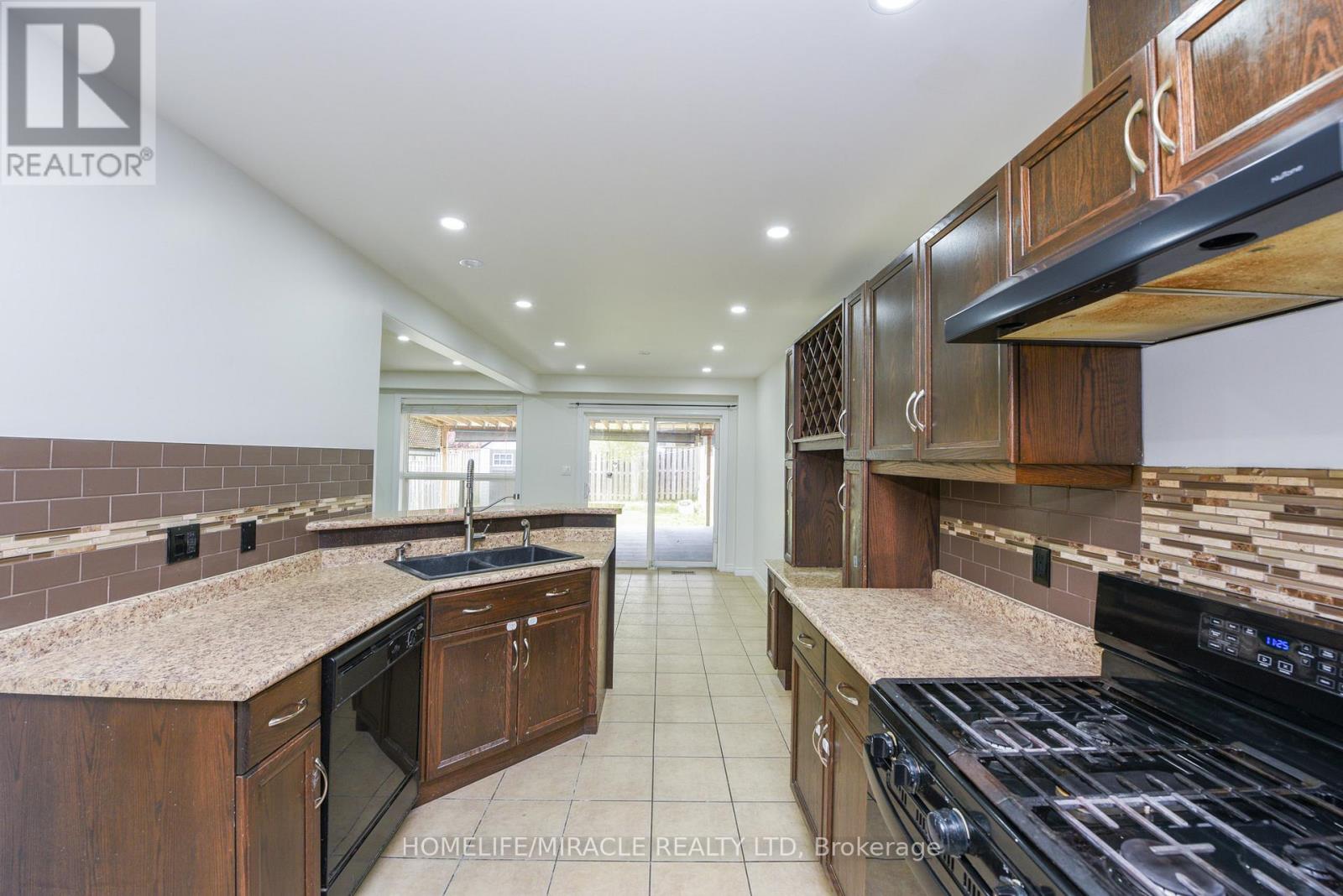 32 Vipond Street, Guelph, Ontario  N1E 0H3 - Photo 19 - X12197095