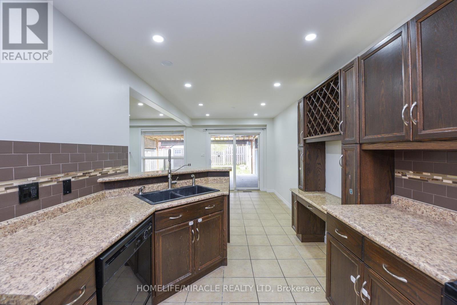 32 Vipond Street, Guelph, Ontario  N1E 0H3 - Photo 21 - X12197095
