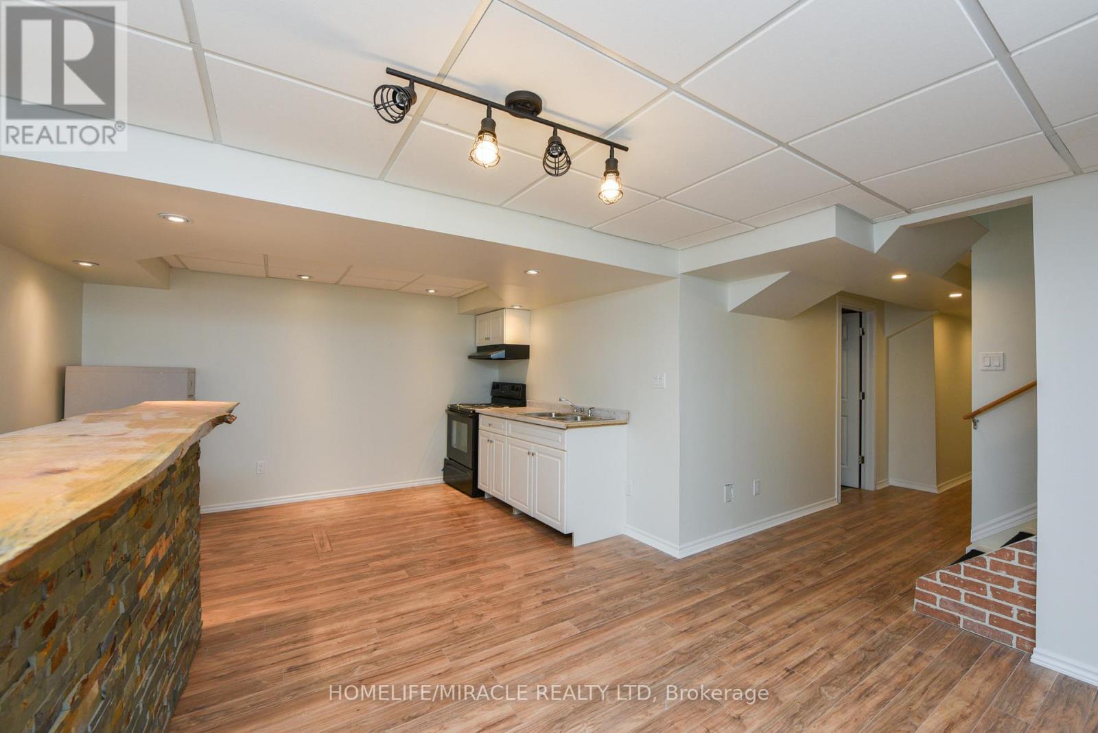 32 Vipond Street, Guelph, Ontario  N1E 0H3 - Photo 41 - X12197095