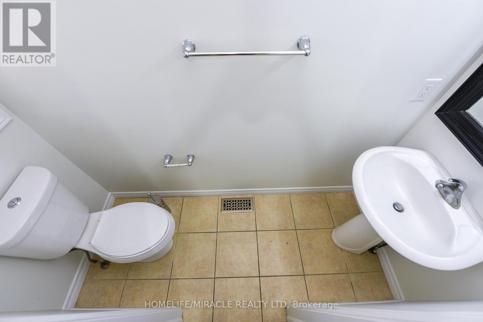 32 Vipond Street, Guelph, Ontario  N1E 0H3 - Photo 8 - X12197095