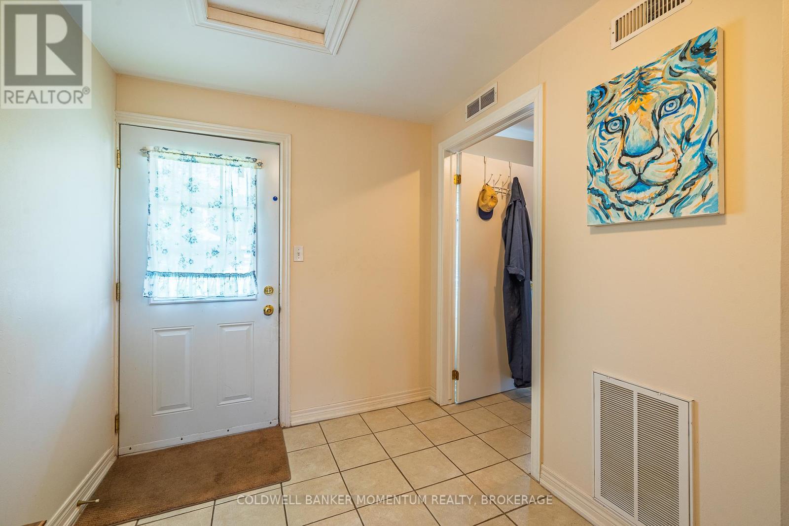380 Washington Road, Fort Erie, Ontario  L2A 4K4 - Photo 6 - X12158028