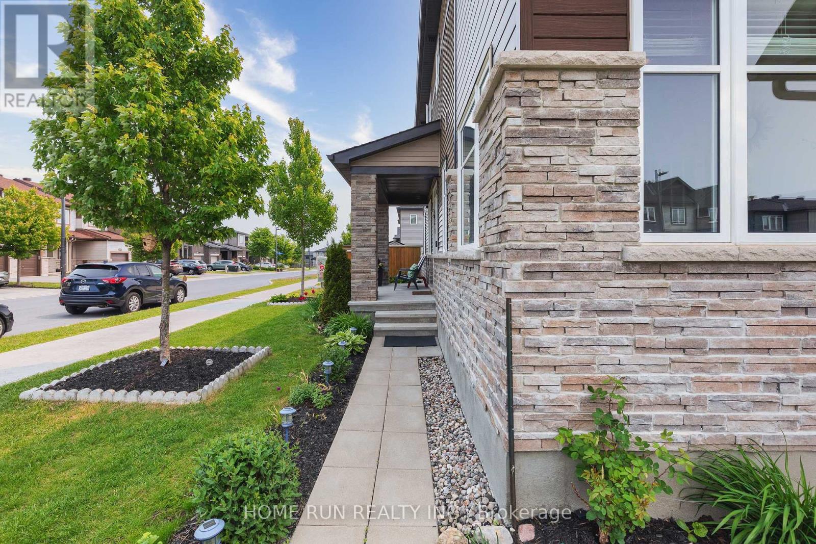 156 Bending Way, Ottawa, Ontario  K2J 6N9 - Photo 4 - X12197098