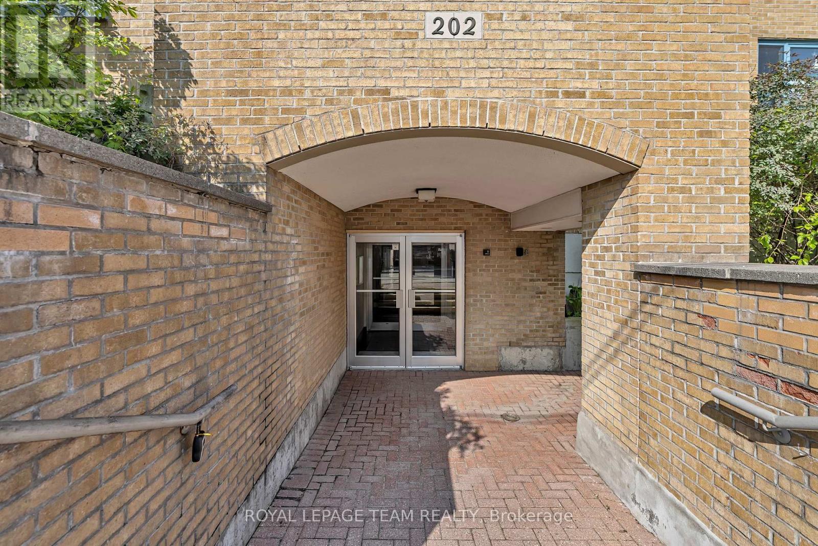Property at 307 - 202 HINCHEY AVENUE image 5